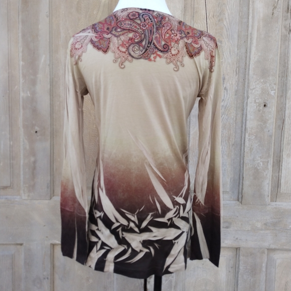 Tan Paisley Tshirt - Picture 5 of 6